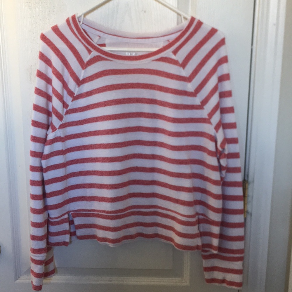 Crop top sweater.